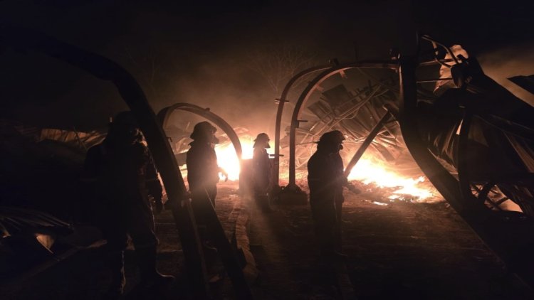 गद्दा फैक्ट्री में भीषण आग, करोड़ों के नुकसान का अनुमान...