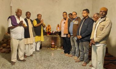 “पिथौरा में जागी परंपरा की रौनक — करिया ध्रुवा मेला के शुभारंभ पर विधायक पुरंदर मिश्रा ने की मंगल प्रार्थना”