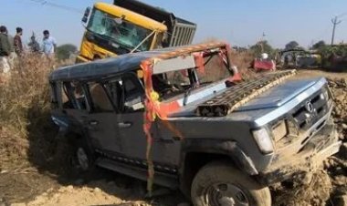 खड़ी क्रूजर को हाईवा ने मारी टक्कर, दो की मौत, छह घायल