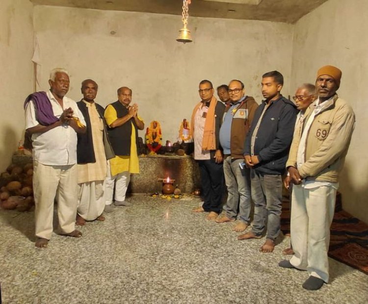 “पिथौरा में जागी परंपरा की रौनक — करिया ध्रुवा मेला के शुभारंभ पर विधायक पुरंदर मिश्रा ने की मंगल प्रार्थना”