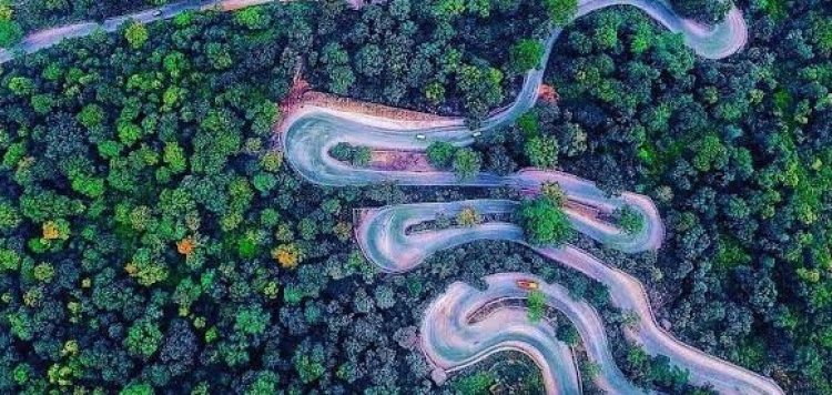 केशकाल घाट में लगा जाम: दो ट्रेलरों की टक्कर से घंटों बाधित हुआ आवागमन