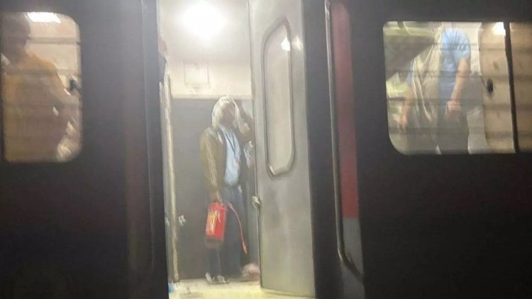 आजाद हिंद एक्सप्रेस के जनरल कोच में लगी आग, यात्रियों में अफरा-तफरी