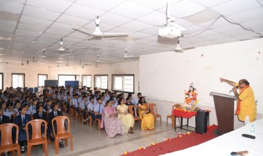 उत्तर विधायक पुरंदर मिश्रा जी के करकमलों से आत्मानंद उत्कृष्ट विद्यालय में स्टेज का लोकार्पण