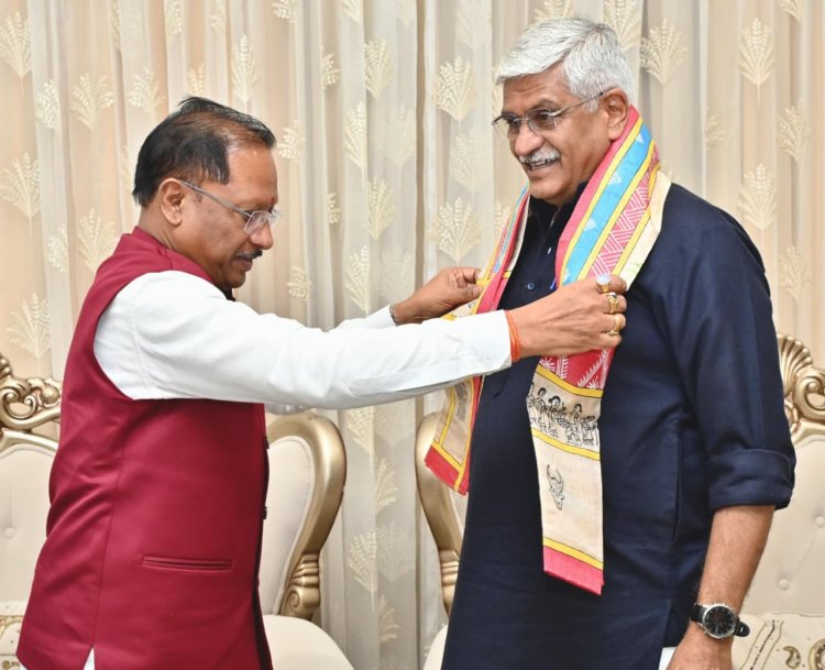 केंद्रीय पर्यटन मंत्री शेखावत ने मुख्यमंत्री साय से की भेंट
