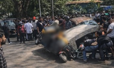 मुंबई में निर्माणाधीन मेट्रो पिलर का हिस्सा ऑटो पर गिरा, कई घायल