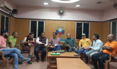 रायपुर प्रेस क्लब में ‘खेल मड़ई-2’ का आगाज जल्द  दिवंगत पत्रकारों की स्मृति में होगी विभिन्न प्रतियोगिताएं   कैरम, शतरंज, बैडमिंटन और टेबल टेनिस की होंगी स्पर्धाएं