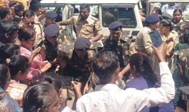 गुढ़ियारी में सड़क चौड़ीकरण का विरोध, कार्रवाई के खिलाफ सड़क पर उतरे लोग