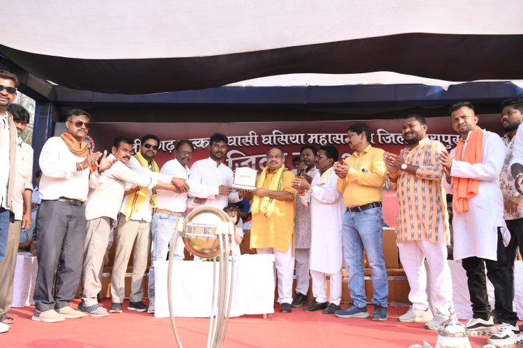 युवाओं के उत्साह के बीच विधायक पुरंदर मिश्रा ने बढ़ाया खिलाड़ियों का हौसला, उत्कल क्रिकेट टूर्नामेंट का फाइनल बना यादगार