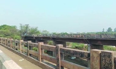 दुर्ग  खारुन नदी ब्रिज पर तेज रफ्तार ट्रक का कहर, बाइक सवार की मौके पर मौत