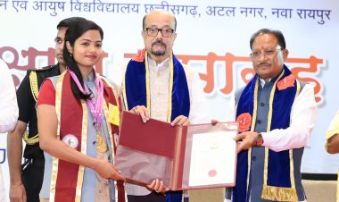 पं. दीनदयाल उपाध्याय स्मृति स्वास्थ्य विज्ञान एवं आयुष विश्वविद्यालय के चतुर्थ दीक्षांत समारोह में शामिल हुए राज्यपाल और मुख्यमंत्री