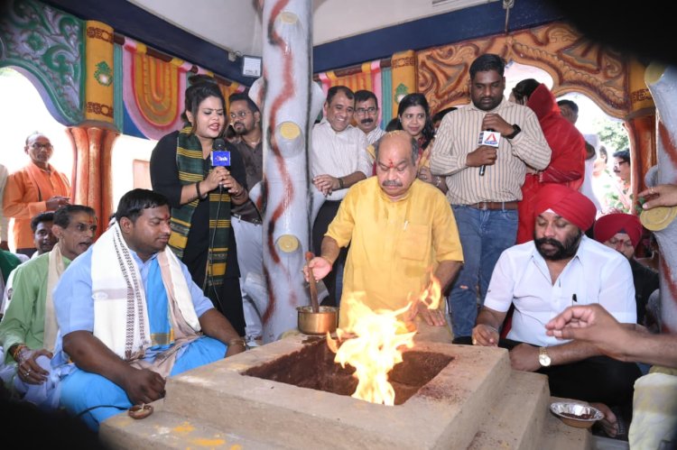 मोदी जी के सफल 12 वर्षों को पुरंदर मिश्रा ने श्रद्धा और संस्कारों के साथ किया नमन, जगन्नाथ मंदिर में हुआ भव्य धार्मिक आयोजन