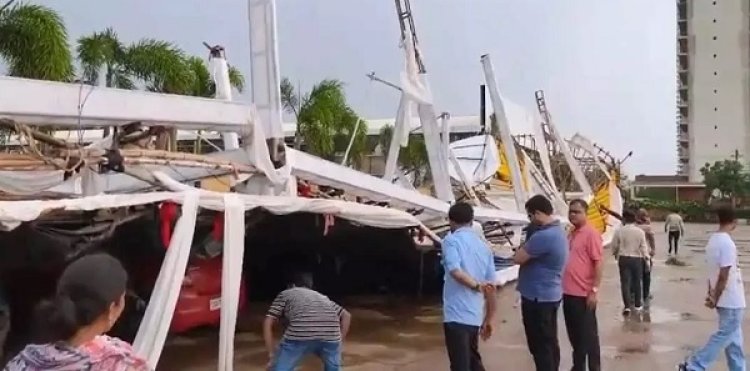 तेज आंधी में चोखरधानी रेस्टोरेंट की पार्किंग शेड गिरी, बड़ा हादसा टला