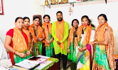 पंडरी स्थित पार्षद कार्यालय में शंकर नगर महिला मोर्चा की नवनियुक्त कार्यकारिणी का सम्मान