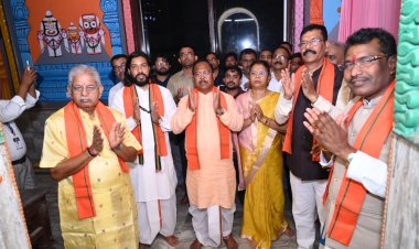 मौसी माता मंदिर में भगवान श्री जगन्नाथ के दिव्य दर्शन एवं रात्रि आरती में उमड़ा आस्था का सैलाब; जनप्रतिनिधियों, संतों एवं प्रशासनिक अधिकारियों ने लिया महाप्रभु का आशीर्वाद
