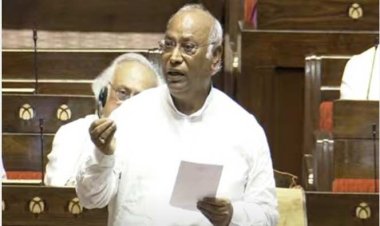 सरकार ताकत का इस्तेमाल करके बच्चों की आवाज दबा रही : खड़गे