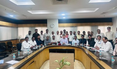 राज्य के पेंशनरों के लिये भी प्रस्ताव सेंट्रल गवर्नमेंट हेल्थ स्कीम (CGHS) अनुसार दिया है- राजेश चटर्जी  ई-कार्ड के द्वारा सभी प्रकार के बीमारी का होगा कैशलेस इलाज-  नो रेफेर डायरेक्ट ट्रीटमेंट, सरकार ने किया सपना साकार -