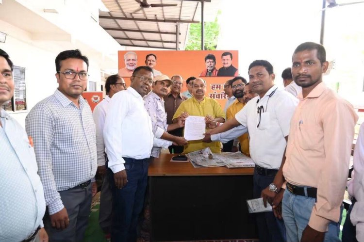 छत्तीसगढ़ अधिकारी–कर्मचारी पेंशनर्स एसोसिएशन ने विधायक पुरन्दर मिश्रा से की सौजन्य भेंट, विभिन्न समसामयिक विषयों पर हुई सार्थक चर्चा