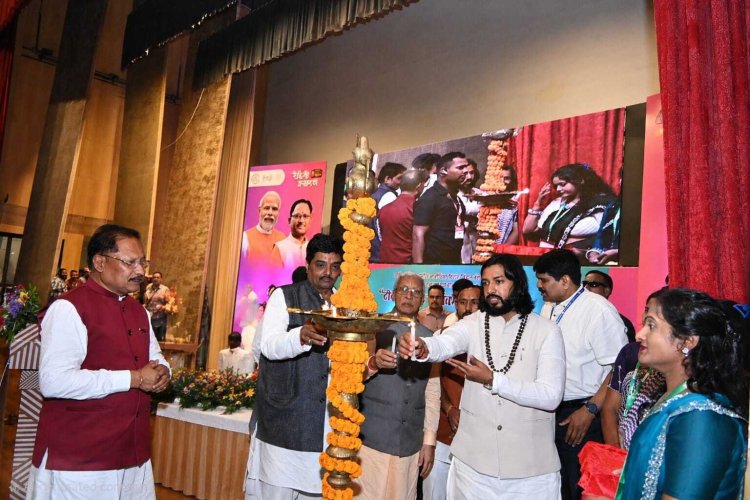 'दीदी के गोठ' बना महिला सशक्तिकरण का सशक्त मंच, मुख्यमंत्री विष्णु देव साय बोले— मातृशक्ति के योगदान से साकार होगा विकसित छत्तीसगढ़ का सपना*