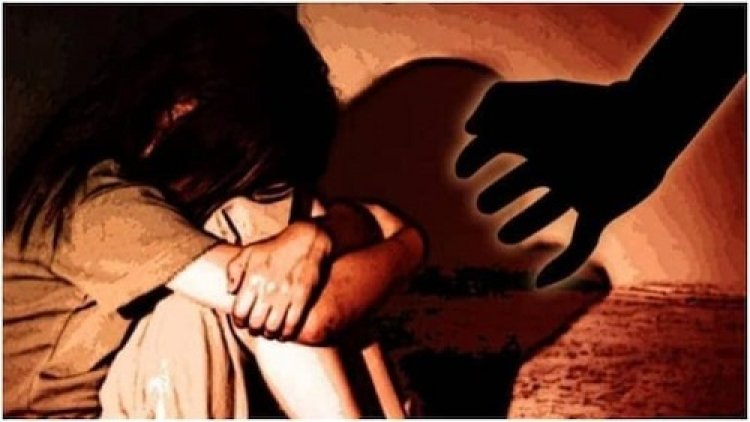 पिता ने अपनी 7 साल की मासूम बेटी को बनाया हवस का शिकार, रक्षक चाचा ने दबाया मामला