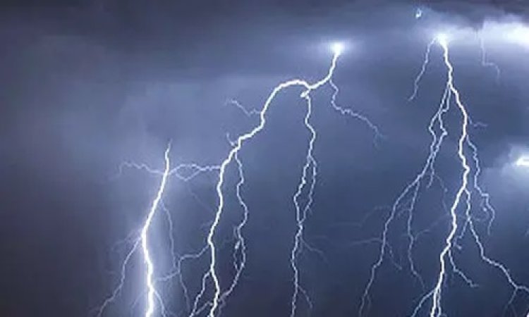 कोरबा में आकाशीय बिजली का कहर: खेत में काम कर रहे 3 किसानों की मौत