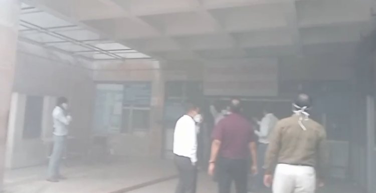 अंबेडकर अस्पताल के इमरजेंसी वार्ड में लगी आग, मरीजों को सुरक्षित शिफ्ट किया गया