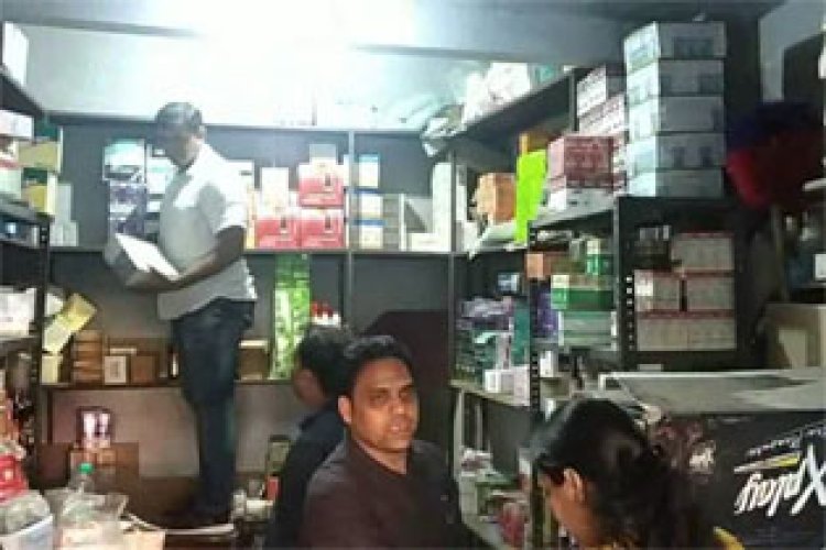 बिना पर्ची बेच रहे थे प्रतिबंधित दवाएं, रायपुर में 4 मेडिकल स्टोर सील