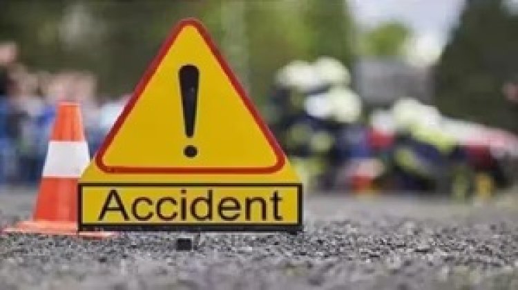 सारंगढ़ में सड़क हादसा: श्रद्धालुओं की पिकअप को ट्रक ने मारी टक्कर, 15 घायल