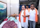 मेकाहारा में पुरन्दर मिश्रा ने मरीजों से की आत्मीय मुलाकात, फल वितरित कर मनाया पीएम मोदी का जन्मदिवस